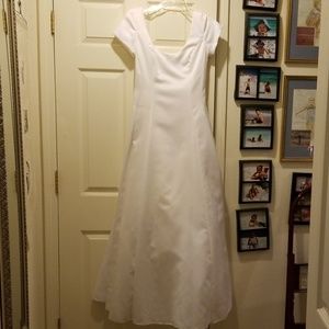 Classic wedding gown